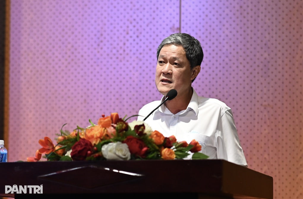 Sinh viên TPHCM thay ca điều tiết giao thông - 3 Sinh viên TPHCM thay ca điều tiết giao thông - 3