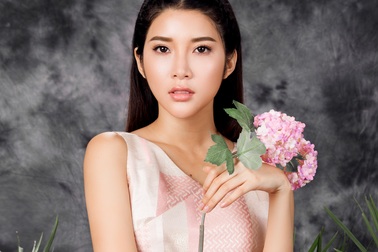 Nữ diễn viên 9X dịu dàng trong trang phục đượm sắc thu