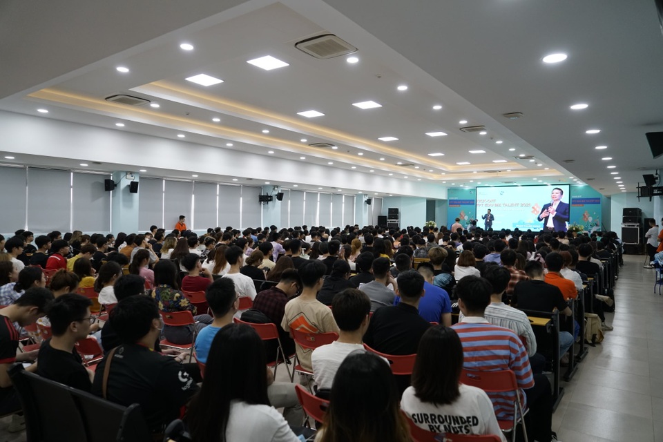 Shark Hưng: Các bạn trẻ không nên khởi nghiệp theo phong trào - 4 Shark Hưng: Các bạn trẻ không nên khởi nghiệp theo phong trào - 4