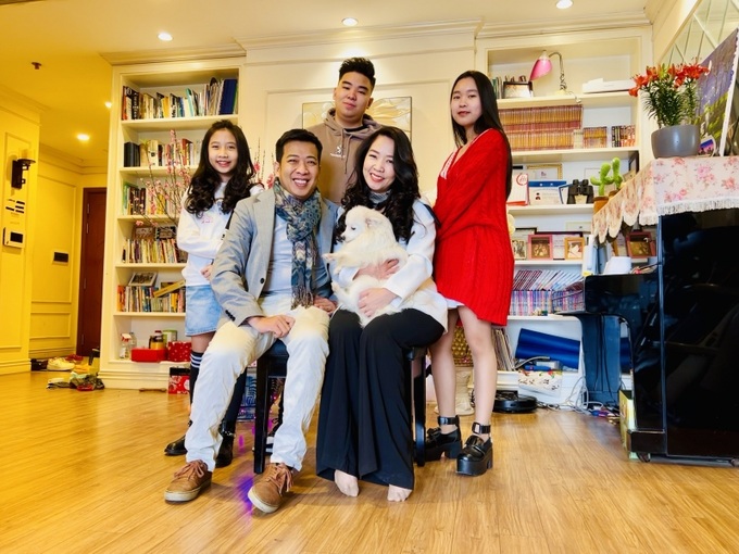 Từ 3 tuổi các con của nhà báo Hoàng Anh Tú bắt đầu được giao quyền được đưa ra ý kiến.