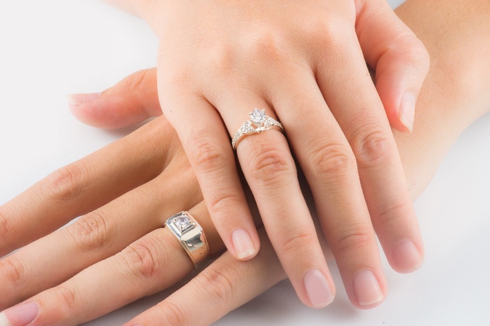 Nhẫn đôi thiết kế Cáo Bạc – yêu từ cái nhìn đầu tiên - 1 Nhẫn đôi thiết kế Cáo Bạc – yêu từ cái nhìn đầu tiên - 1