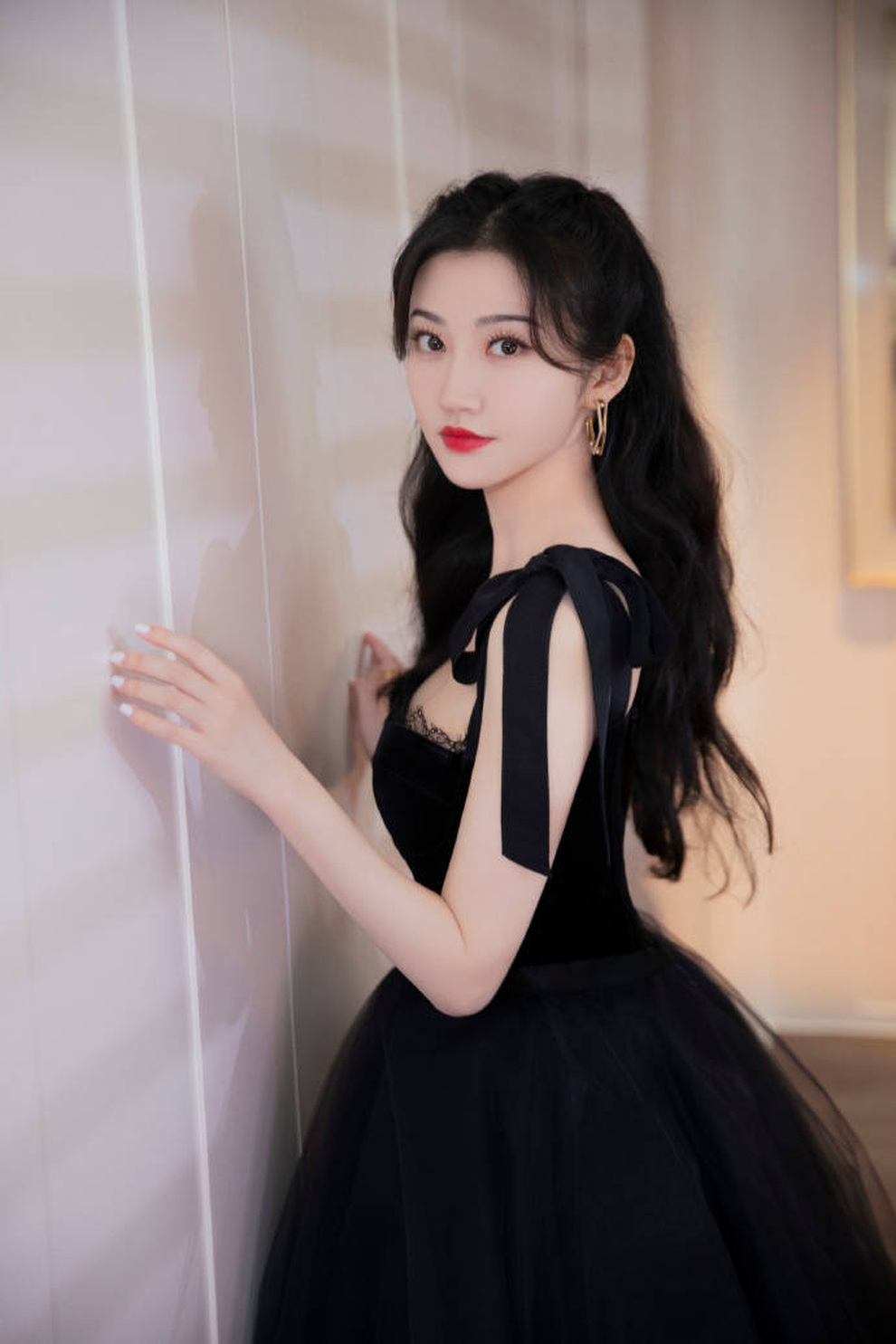 Đệ nhất mỹ nhân Bắc Kinh Cảnh Điềm thu hút mọi ánh nhìn - 11