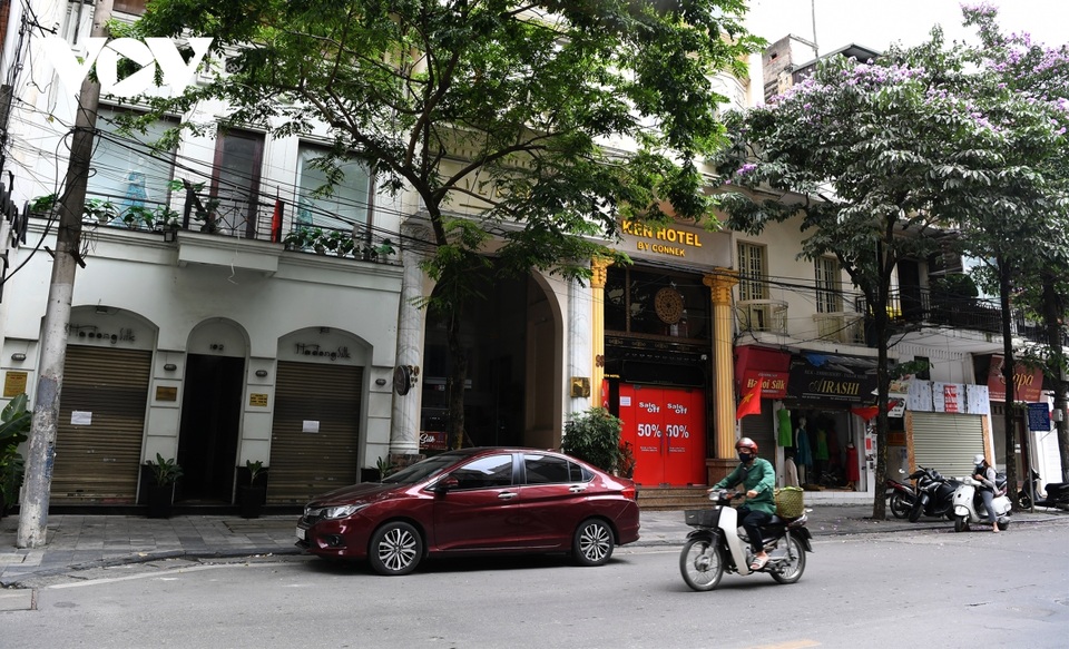 Hướng dẫn viên, nhân sự cứng ngành du lịch chuyển nghề vì mưu sinh - 2 Hướng dẫn viên, nhân sự cứng ngành du lịch chuyển nghề vì mưu sinh - 2