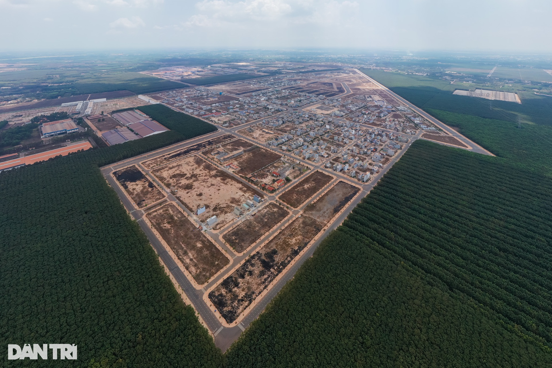 Cuộc sống thiếu thốn của người dân khu tái định cư sân bay Long Thành - 1 Cuộc sống thiếu thốn của người dân khu tái định cư sân bay Long Thành - 1