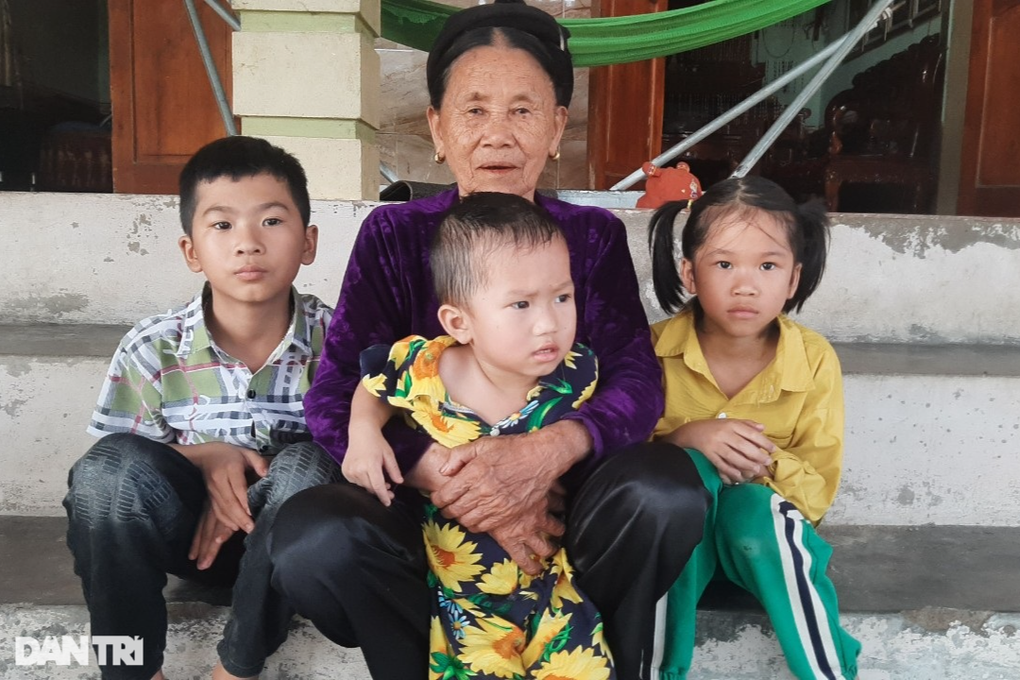 Chồng bị cắt chân sau vụ nổ gara ô tô, thai phụ mắc bệnh ung thư cầu cứu - 4 Chồng bị cắt chân sau vụ nổ gara ô tô, thai phụ mắc bệnh ung thư cầu cứu - 4