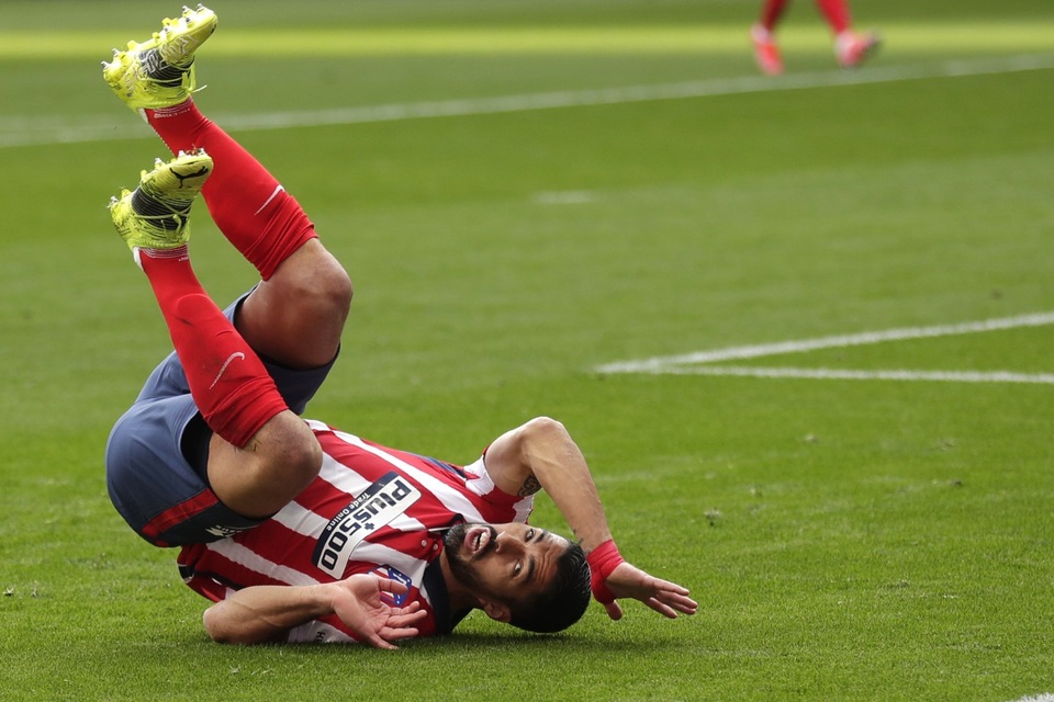 Luis Suarez nhạt nhòa, Atletico chỉ còn hơn Real Madrid 3 điểm - 3 Luis Suarez nhạt nhòa, Atletico chỉ còn hơn Real Madrid 3 điểm - 3
