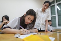 Giáo sư phân tích vì sao nên thi tốt nghiệp THPT bắt buộc 2 môn toán, văn