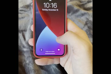 Độ nhạy cảm ứng trên màn hình khóa của iPhone 12 mini gặp vấn đề