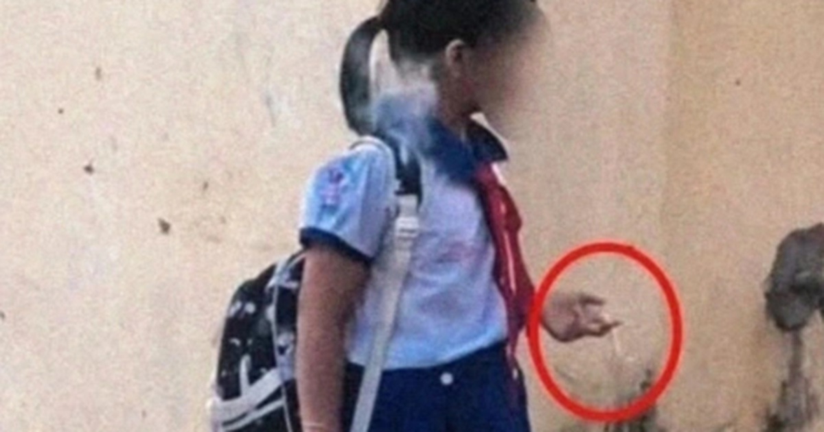 Xác minh clip nhóm nữ học sinh tiểu học hút thuốc trong sân trường