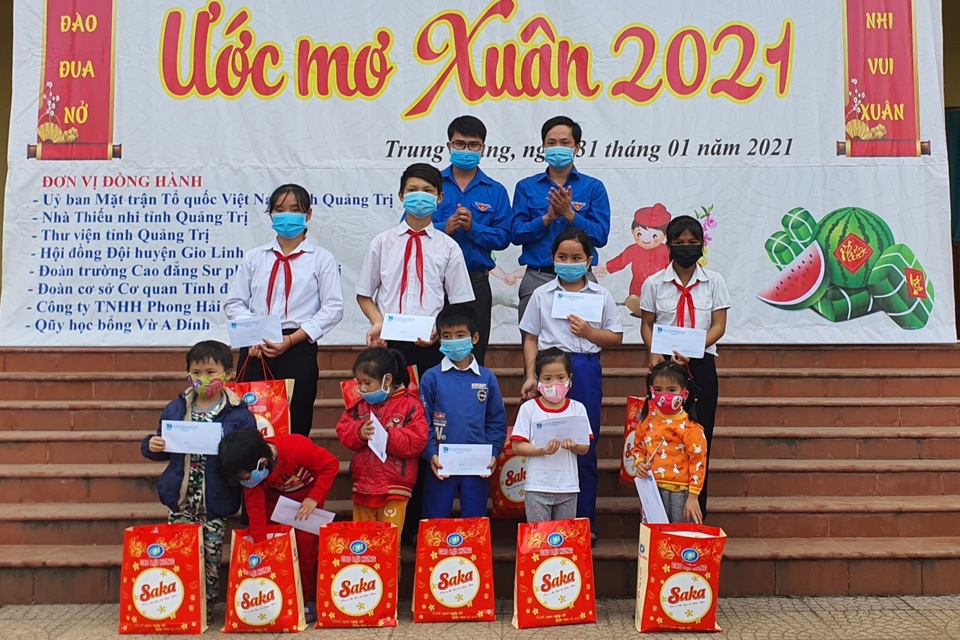 Tuổi trẻ Quảng Trị mang Ước mơ Xuân đến với trẻ em khó khăn - 3 Tuổi trẻ Quảng Trị mang Ước mơ Xuân đến với trẻ em khó khăn - 3