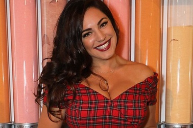 Mỹ nhân Anh quốc Kelly Brook lại tăng cân mất kiểm soát