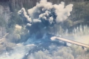 "Xe tăng bay" Nga bắn tên lửa phá hủy cầu chiến lược của Ukraine