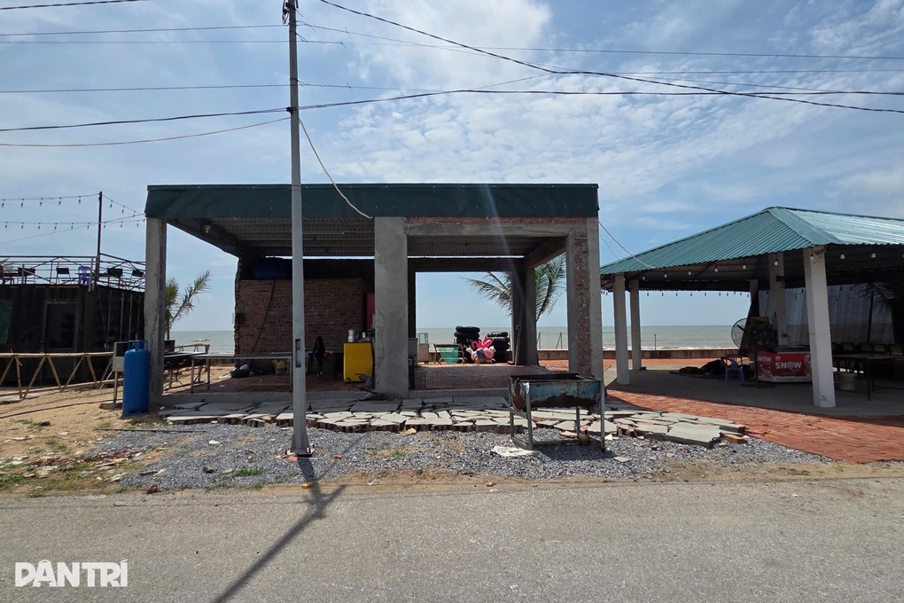 Tháo dỡ loạt công trình trái phép ở khu du lịch nổi tiếng Thanh Hóa - 2 Tháo dỡ loạt công trình trái phép ở khu du lịch nổi tiếng Thanh Hóa - 2