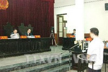 Phạt tù Nguyễn Văn Đài và Lê Thị Công Nhân