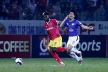 Báo Thái Lan mỉa mai, chế giễu Đình Trọng sau vụ kéo quần đối thủ