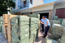 Chục tấn nước hoa Dior, Gucci... không rõ nguồn gốc trong căn nhà không số