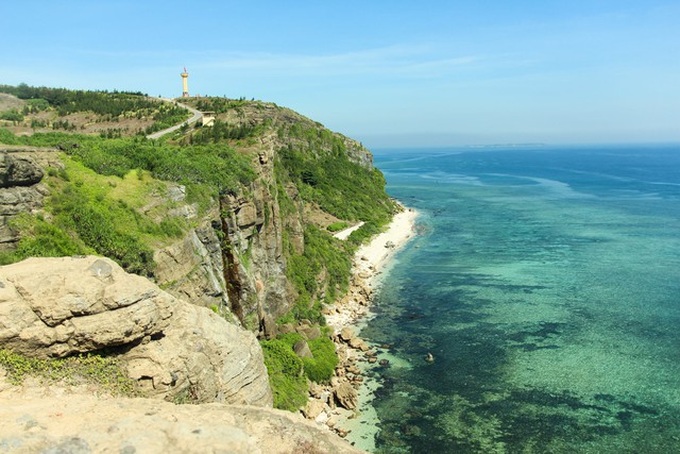Bịch cháo trắng miễn phí và tình người ở huyện đảo Lý Sơn: Người dân hiếu khách, cảnh đẹp hoang sơ, hải sản tươi rói, ngại ngần chi mà chưa xách balo lên! - Ảnh 8. Bịch cháo trắng miễn phí và tình người ở huyện đảo Lý Sơn: Người dân hiếu khách, cảnh đẹp hoang sơ, hải sản tươi rói, ngại ngần chi mà chưa xách balo lên! - Ảnh 8.