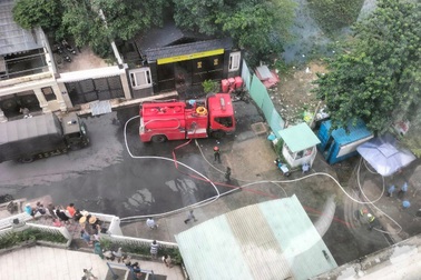 Bồn xử lý nước thải chung cư bốc cháy, sơ tán nhiều học sinh ở TPHCM