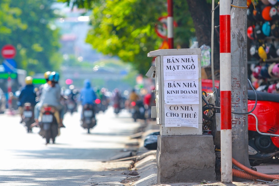 Lại thêm làn sóng trả mặt bằng ở những tuyến phố sầm uất bậc nhất Hà Nội - 7 Lại thêm làn sóng trả mặt bằng ở những tuyến phố sầm uất bậc nhất Hà Nội - 7