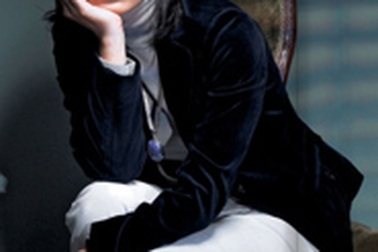 “Cô nàng Kim Sam Soon” điệu đà cùng áo vest