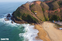 Mũi Gành: Điểm check-in đẹp hoang sơ, hút khách ở Bình Định