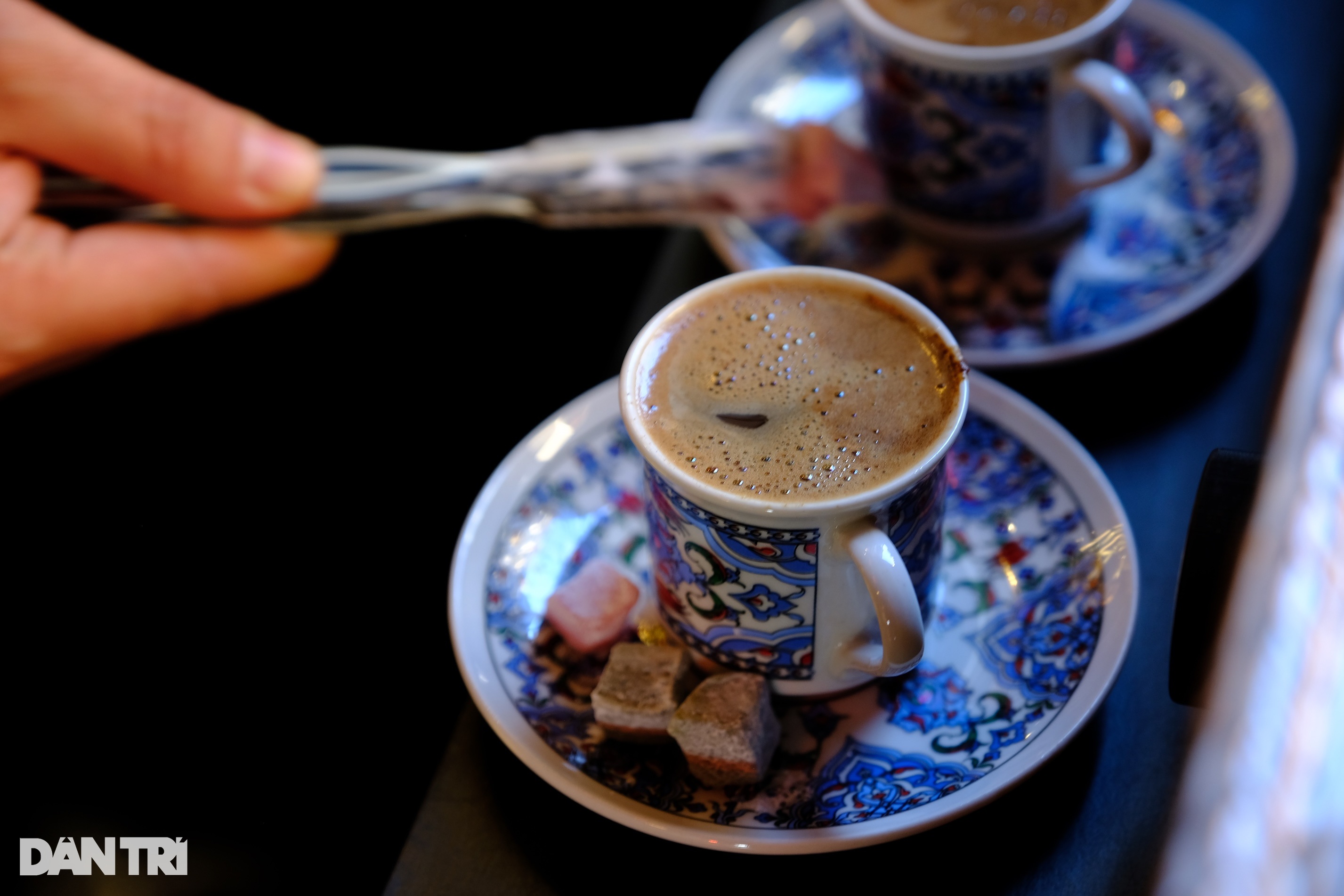 Cà phê vùi cát nóng: Di sản sống giữa lòng Istanbul - 1 Cà phê vùi cát nóng: Di sản sống giữa lòng Istanbul - 1