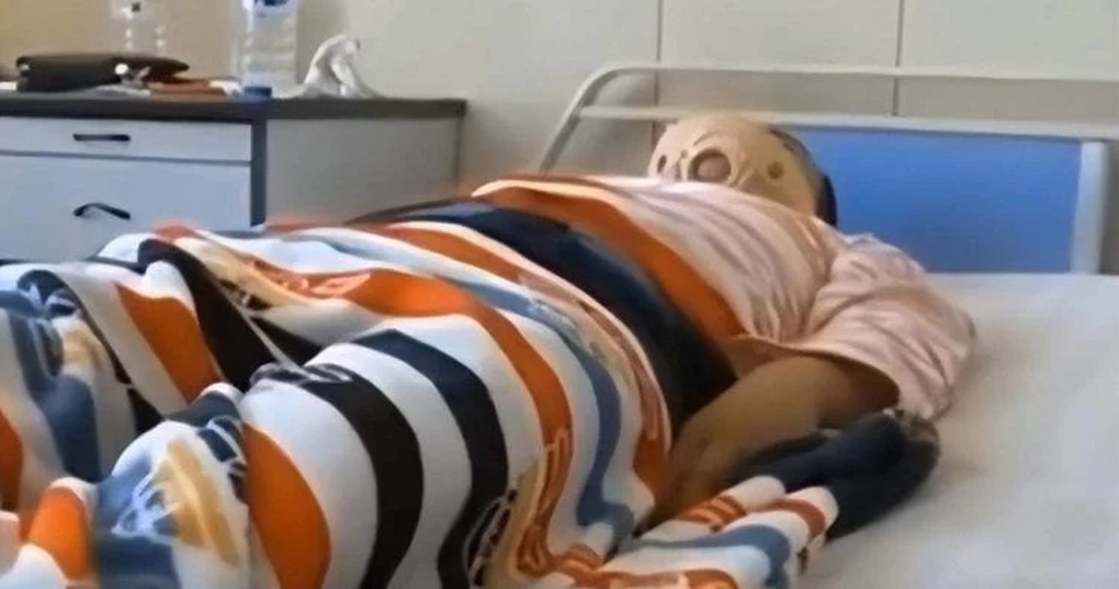 Cứu sống cô gái nhảy lầu, nam nhân viên bảo vệ cũng mất luôn tất cả - 1 Cứu sống cô gái nhảy lầu, nam nhân viên bảo vệ cũng mất luôn tất cả - 1