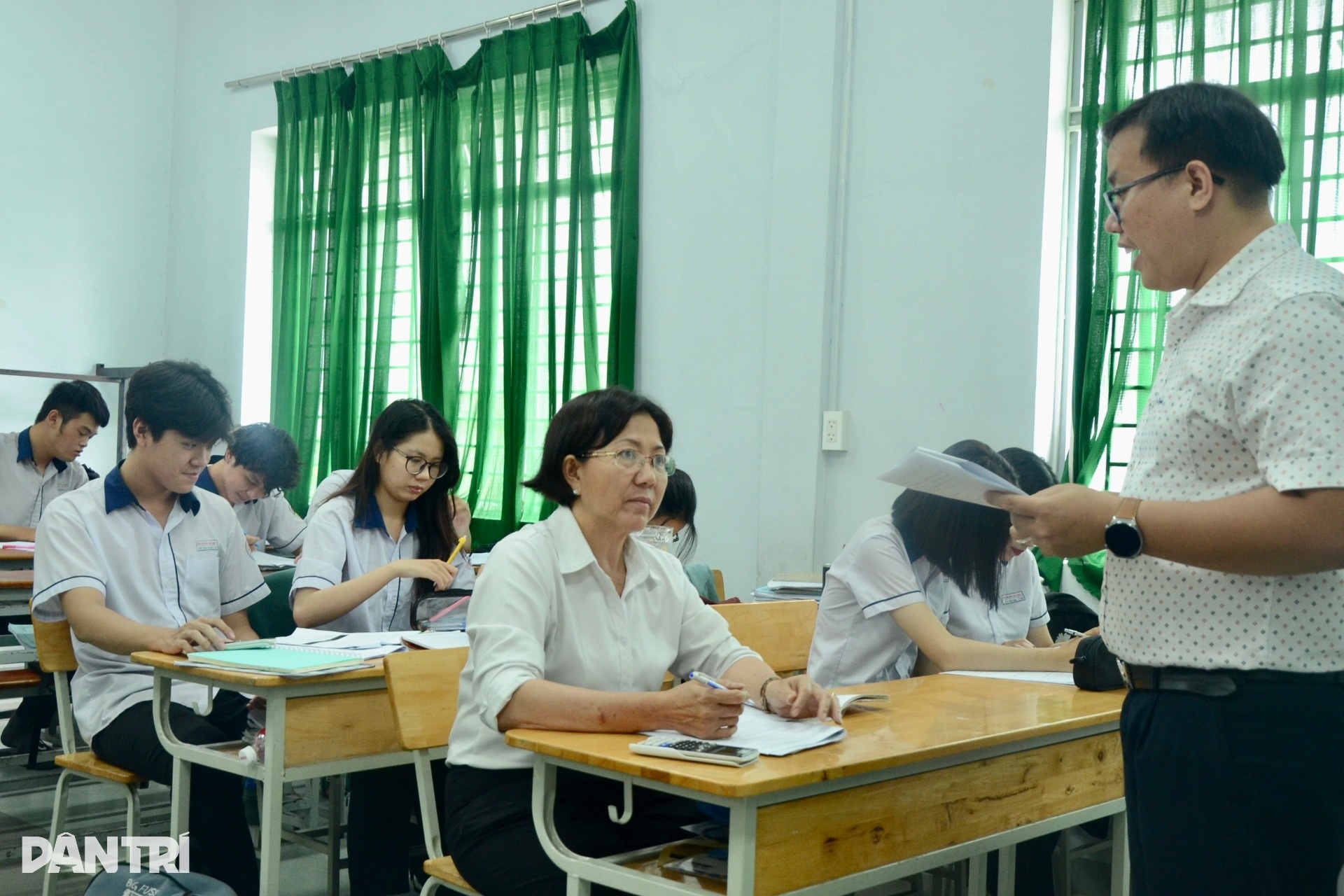 Những tân sinh viên đặc biệt: Không lẽ vì đói ăn, bất hạnh mà nghỉ học? - 6 Những tân sinh viên đặc biệt: Không lẽ vì đói ăn, bất hạnh mà nghỉ học? - 6