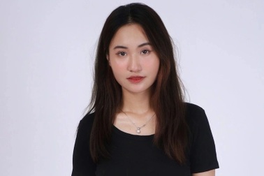 Bất ngờ lý do giúp nữ sinh xinh đẹp làng SOS nhận được học bổng 1 tỷ đồng