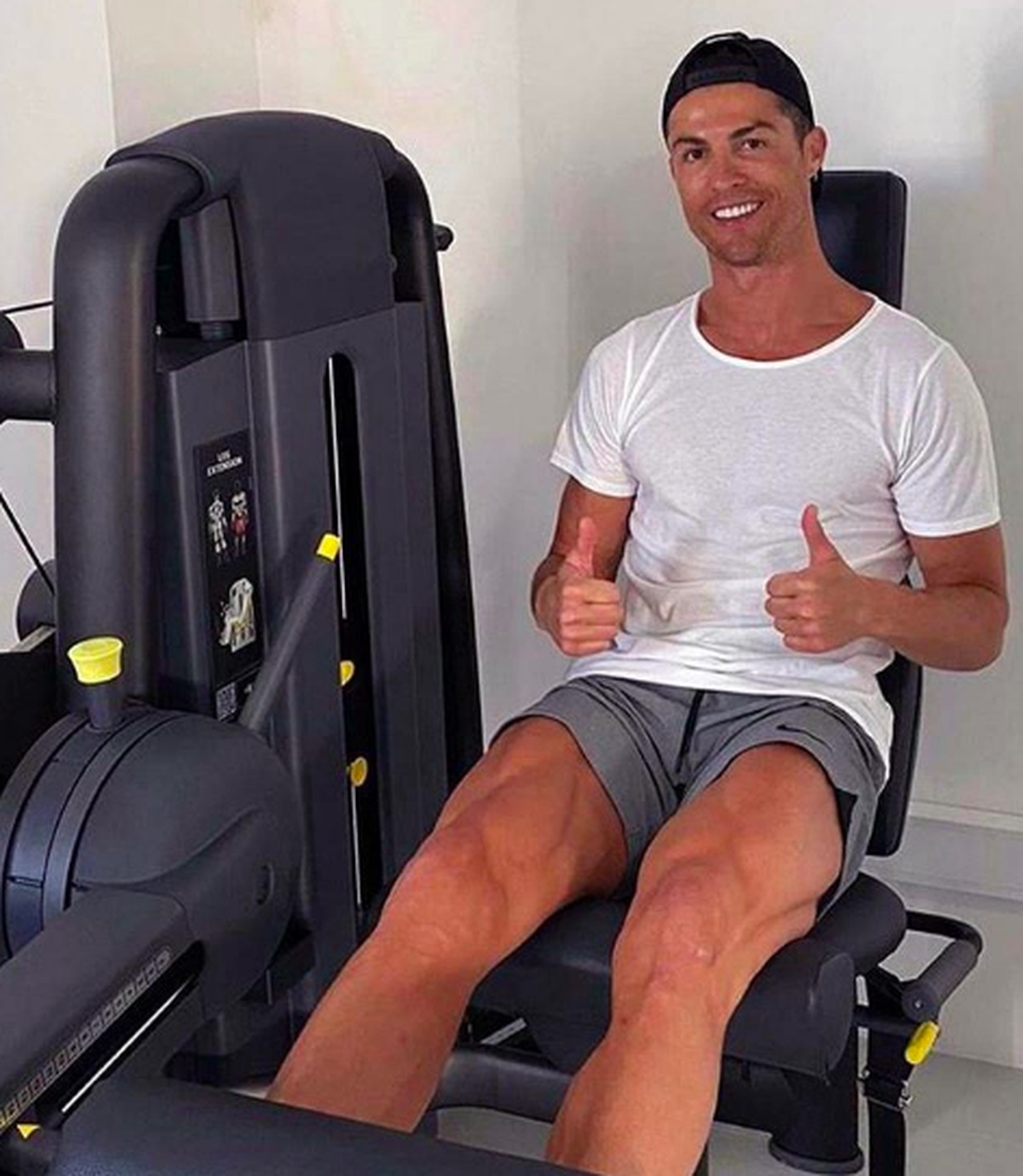Messi, Ronaldo và Neymar làm gì để duy trì thể lực trong mùa dịch? - 10 Messi, Ronaldo và Neymar làm gì để duy trì thể lực trong mùa dịch? - 10