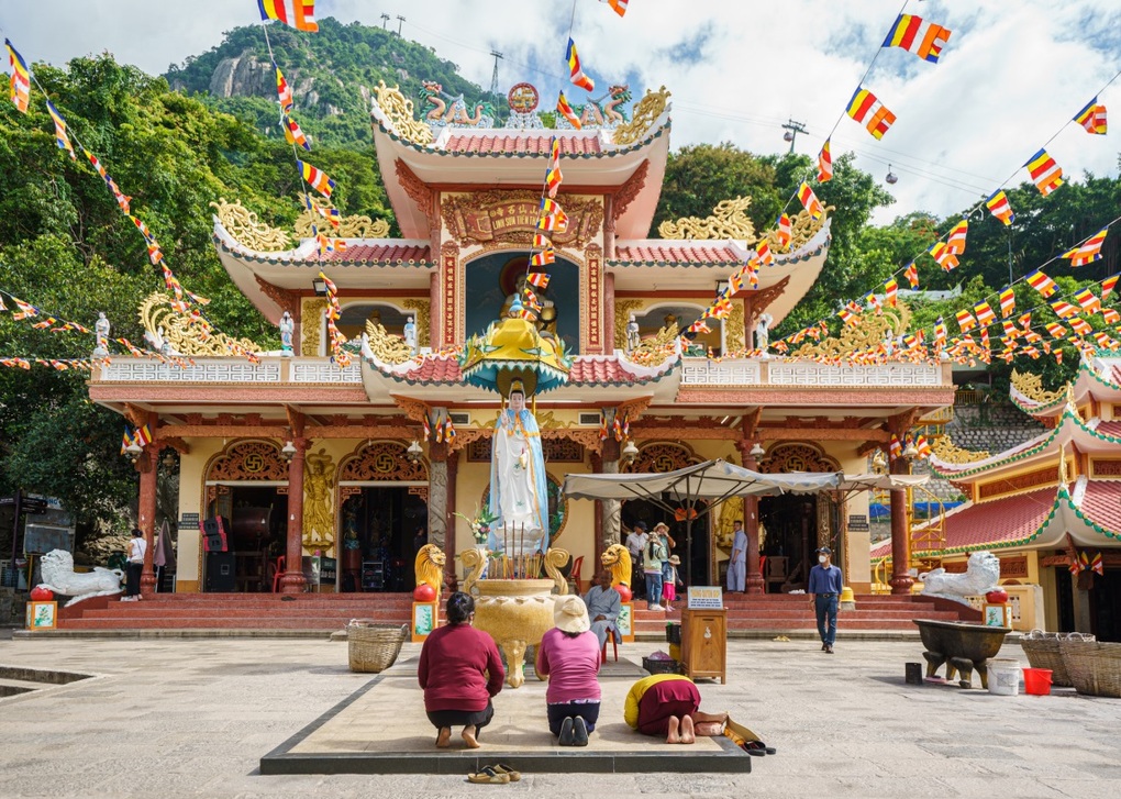 3 lý do giúp núi Bà Đen thu hút du khách đến hành hương dịp cuối năm - 2 3 lý do giúp núi Bà Đen thu hút du khách đến hành hương dịp cuối năm - 2