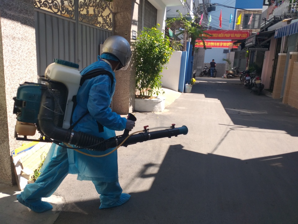 Vợ bệnh nhân 418 là giáo viên dạy thêm, truy tìm F2 tiếp xúc gần ca bệnh - 4 Vợ bệnh nhân 418 là giáo viên dạy thêm, truy tìm F2 tiếp xúc gần ca bệnh - 4