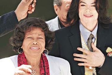 “Ông vua nhạc Pop” trong mắt mẹ