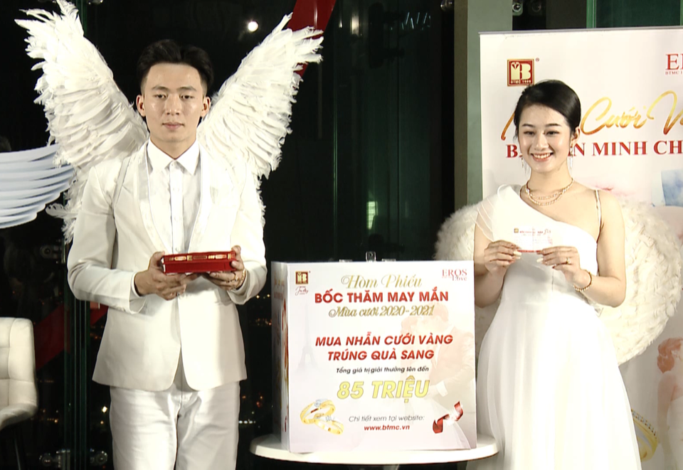 Bảo Tín Minh Châu tổ chức bốc thăm trúng thưởng mùa cưới đợt 1 - 2 Bảo Tín Minh Châu tổ chức bốc thăm trúng thưởng mùa cưới đợt 1 - 2