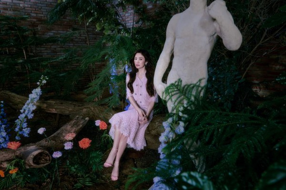 Hai chị đẹp Song Hye Kyo và Son Ye Jin đọ sắc khi làm người mẫu - 3 Hai chị đẹp Song Hye Kyo và Son Ye Jin đọ sắc khi làm người mẫu - 3