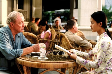 Tài tử “Người Mỹ trầm lặng” đưa vợ tới phim trường suốt 45 năm để... không ngoại tình