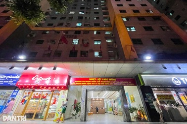 Vụ trẻ ném dép trúng van nước chung cư: Ai chịu trách nhiệm?