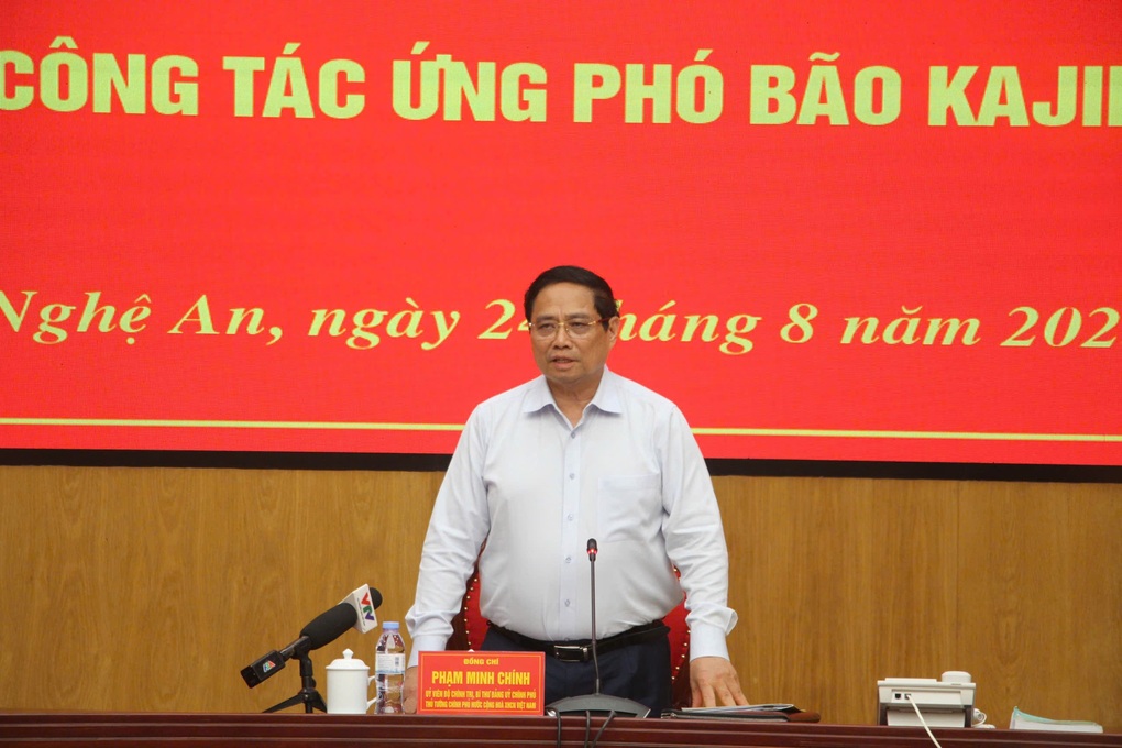 Bão Kajiki rất nguy hiểm, Thủ tướng họp khẩn với bí thư, chủ tịch các tỉnh - 2