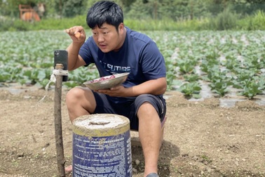 Livestream bán trái cây 20 phút, anh nông dân thu 21 tỷ đồng