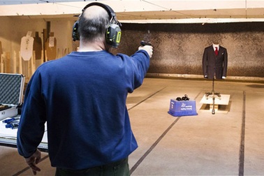 Canada "trình làng" áo vest chống đạn