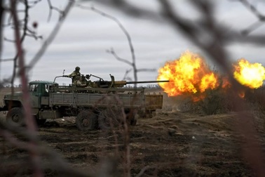 Nga tung chiến thuật "độn thổ" vây bọc Ukraine ở pháo đài chiến lược