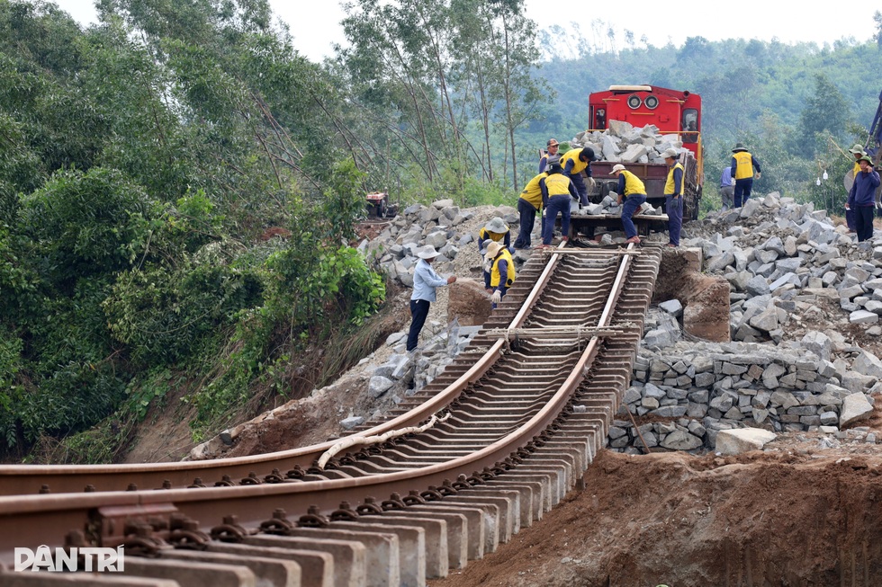 Nguyên Bí thư Tỉnh ủy Phú Yên lý giải việc quy luật dòng chảy bị thay đổi - 4
