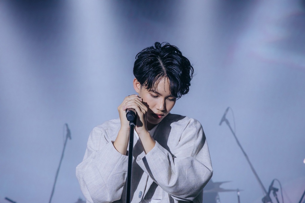 Võ Việt Phương hát gây quỹ gần 100 triệu đồng, nói về tin đồn là rich kid - 1 Võ Việt Phương hát gây quỹ gần 100 triệu đồng, nói về tin đồn là rich kid - 1