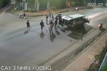 Ô tô 16 chỗ chở cả chục đối tượng cùng hung khí đi hỗn chiến