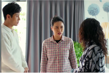 Hằng Nga phản hồi nhận xét "xăm môi, làm mày" dù vào vai osin