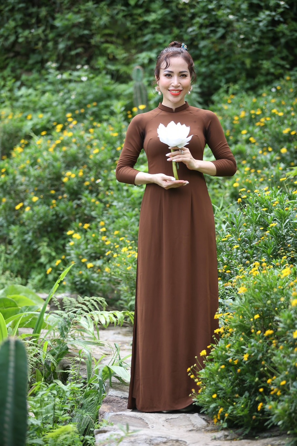 Sao Mai Hiền Anh cùng học trò làm MV Mẹ là Phật từ bi - 3 Sao Mai Hiền Anh cùng học trò làm MV Mẹ là Phật từ bi - 3