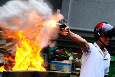 Súng chữa cháy xe “bịp”