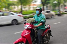 Đề xuất ngừng ký hợp đồng với xe máy công nghệ chạy xăng tại TPHCM