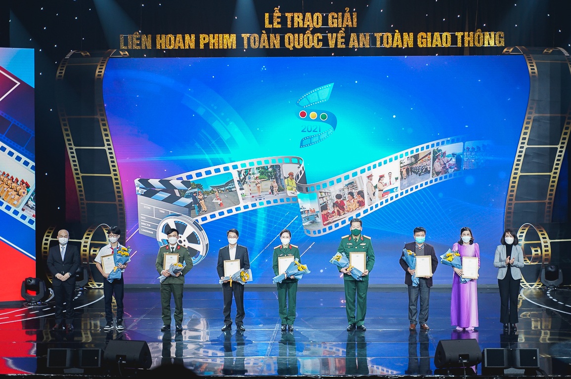Toyota đồng hành cùng Liên hoan phim toàn quốc về An toàn giao thông 2021 - 2 Toyota đồng hành cùng Liên hoan phim toàn quốc về An toàn giao thông 2021 - 2