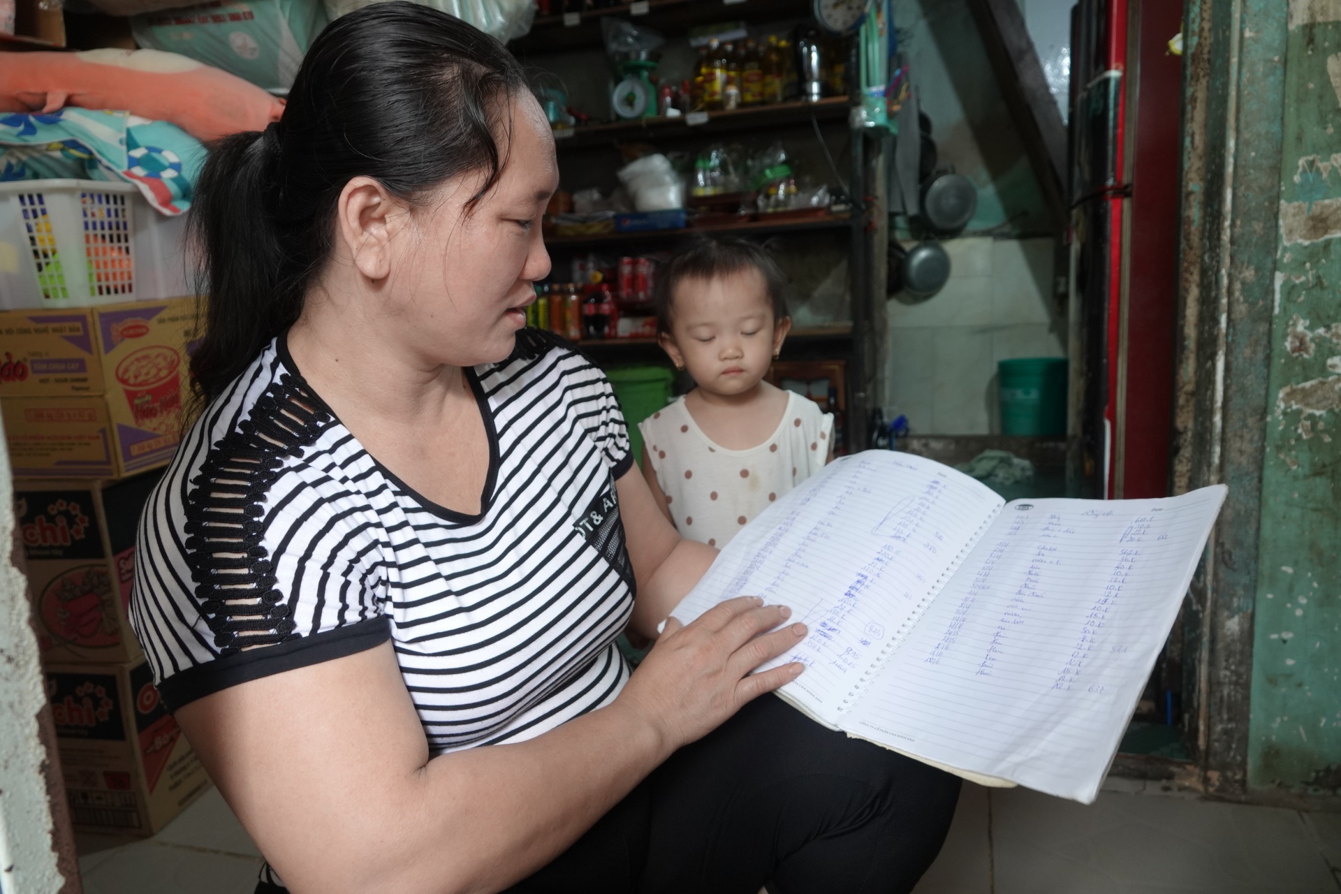 Công nhân bỏ phố về quê, chủ trọ khóc ròng, tiểu thương cũng sạt nghiệp - 1 Công nhân bỏ phố về quê, chủ trọ khóc ròng, tiểu thương cũng sạt nghiệp - 1